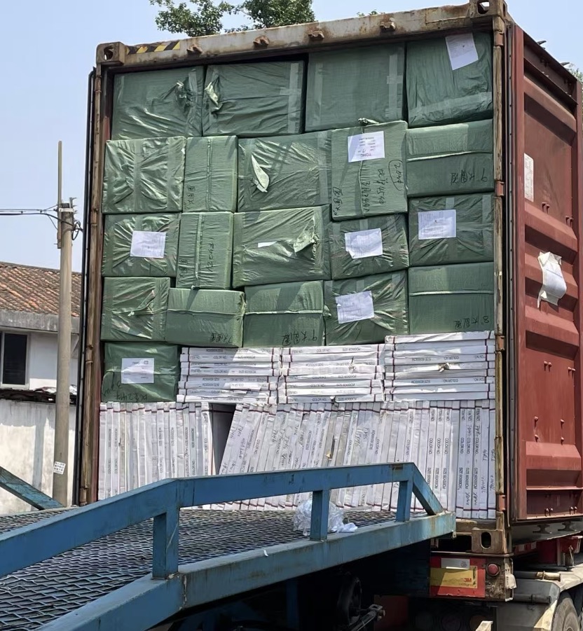Expert cargo consolidation and professional tight packing for secure ocean freight transport